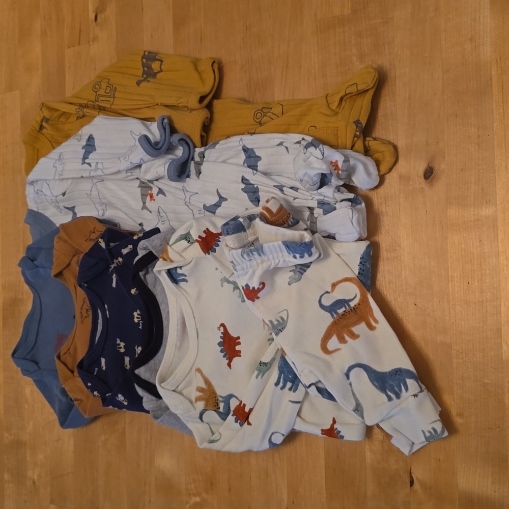 Boys Newborn Mixed Carter's 8 Piece Lot